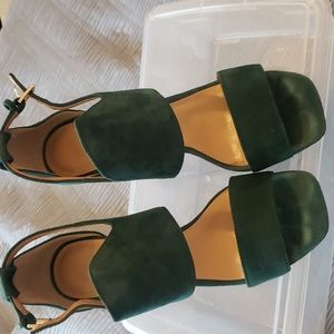 Super fun green heels